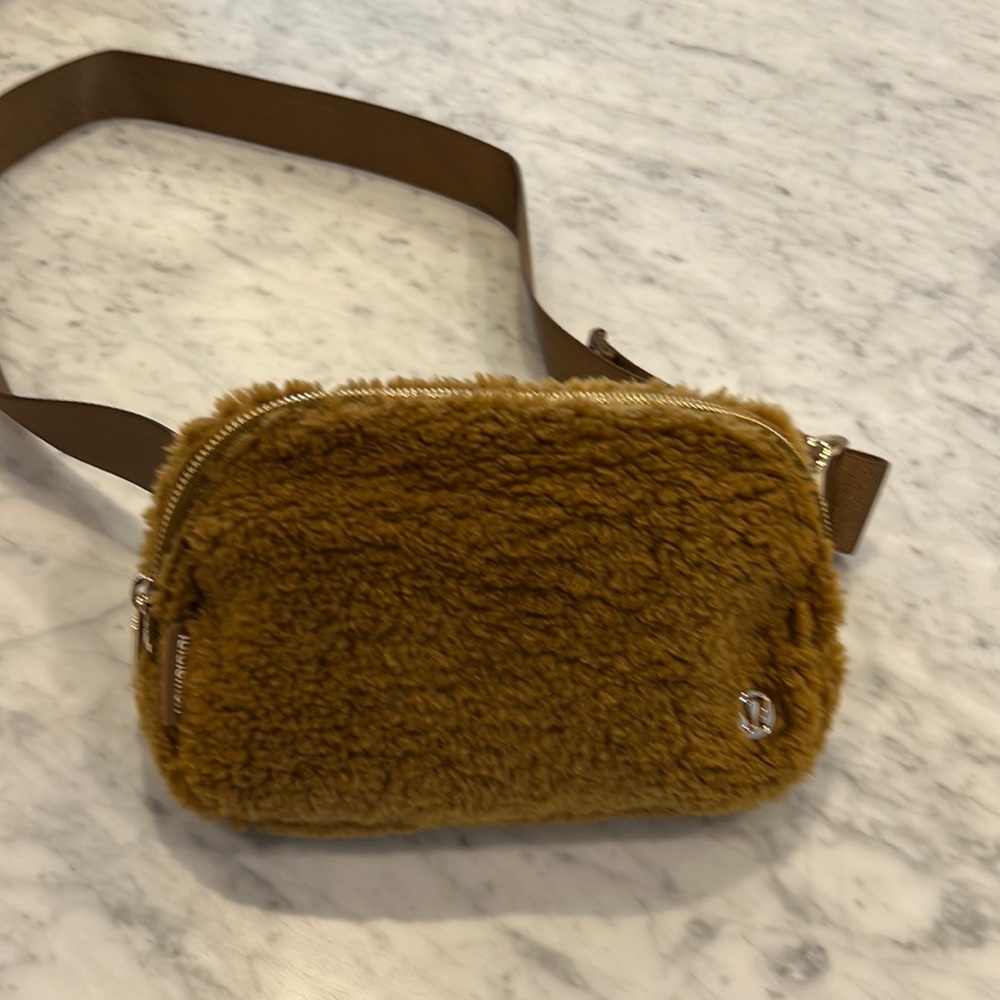 Lululemon Everywhere Belt Bag 1L Fleece
